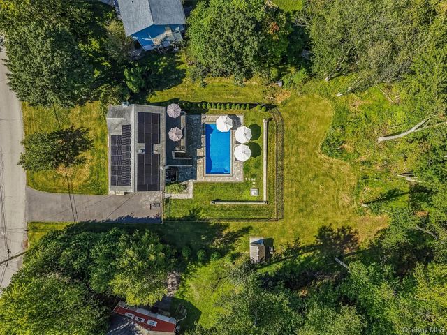 13 Slate Hill Drive, Poughkeepsie, NY 12603