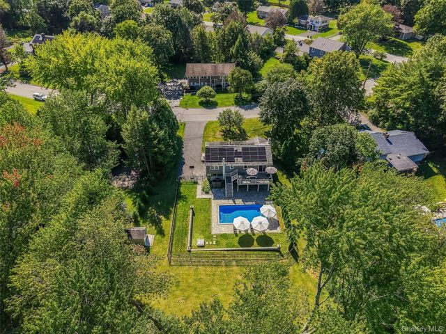 13 Slate Hill Drive, Poughkeepsie, NY 12603