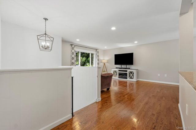 13 Slate Hill Drive, Poughkeepsie, NY 12603