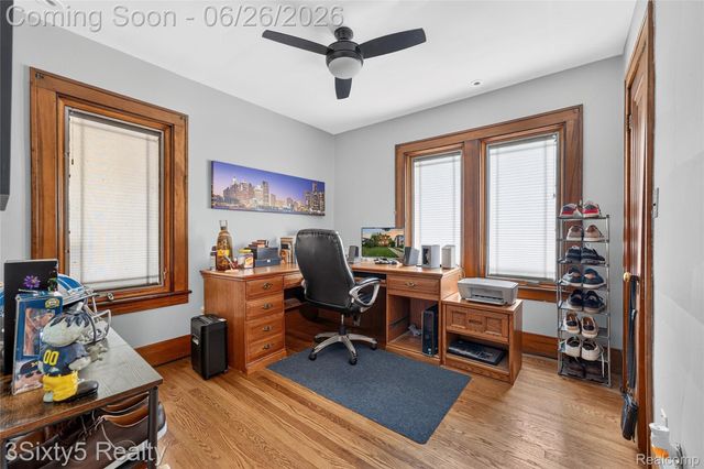 2920 Riverside Drive, Trenton, MI 48183