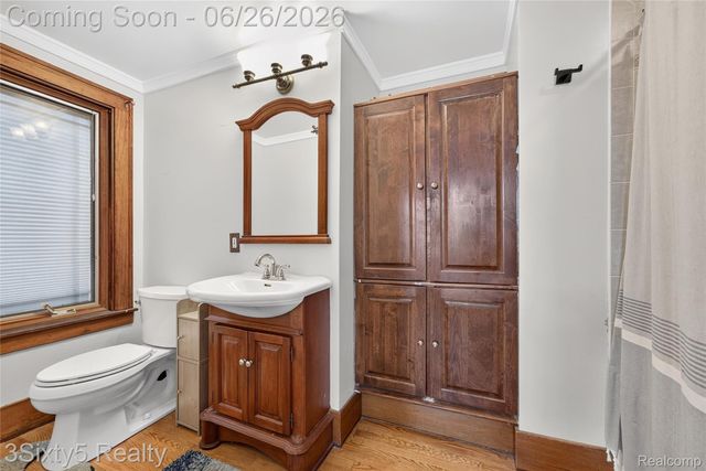 2920 Riverside Drive, Trenton, MI 48183