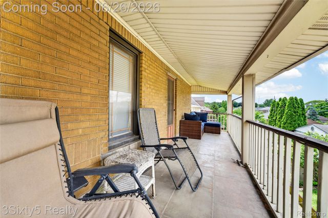 2920 Riverside Drive, Trenton, MI 48183