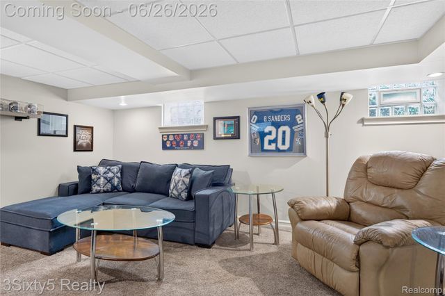 2920 Riverside Drive, Trenton, MI 48183