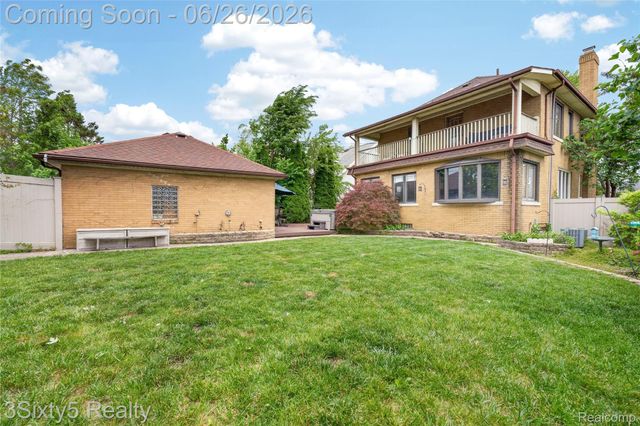 2920 Riverside Drive, Trenton, MI 48183