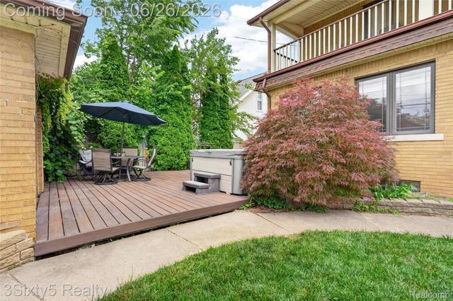 2920 Riverside Drive, Trenton, MI 48183