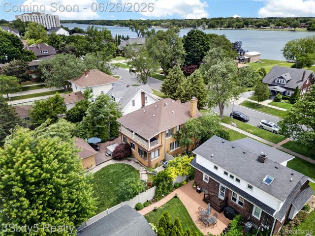 2920 Riverside Drive, Trenton, MI 48183