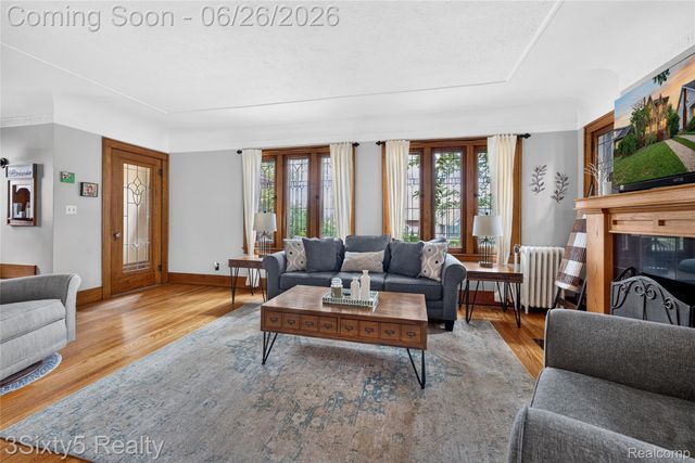 2920 Riverside Drive, Trenton, MI 48183