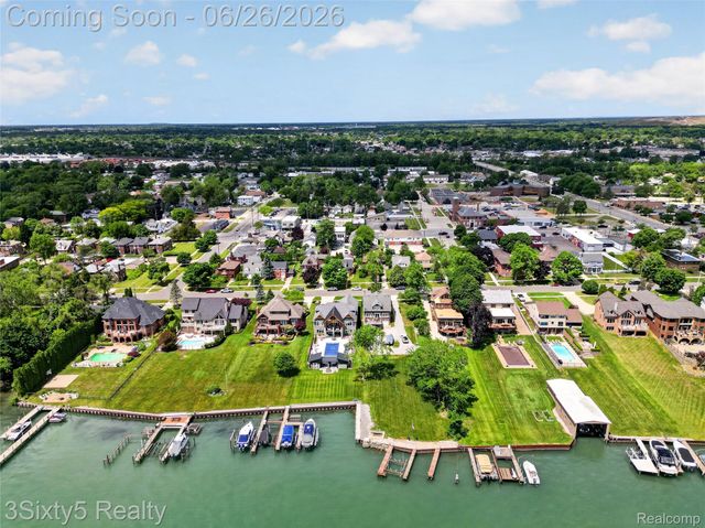 2920 Riverside Drive, Trenton, MI 48183