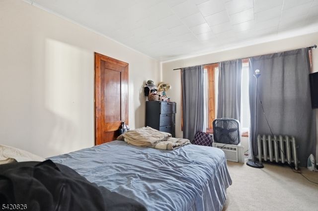 923 Kilsyth Rd, Elizabeth City, NJ 07208