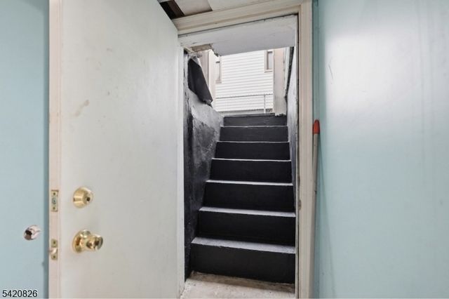 923 Kilsyth Rd, Elizabeth City, NJ 07208