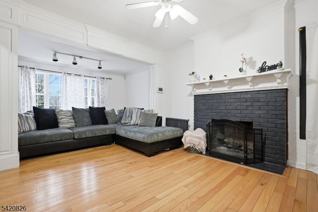 923 Kilsyth Rd, Elizabeth City, NJ 07208