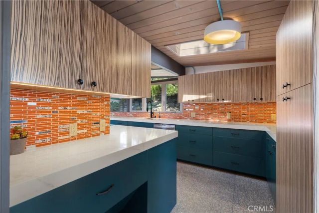 2215 W 34th Street, San Pedro, CA 90732