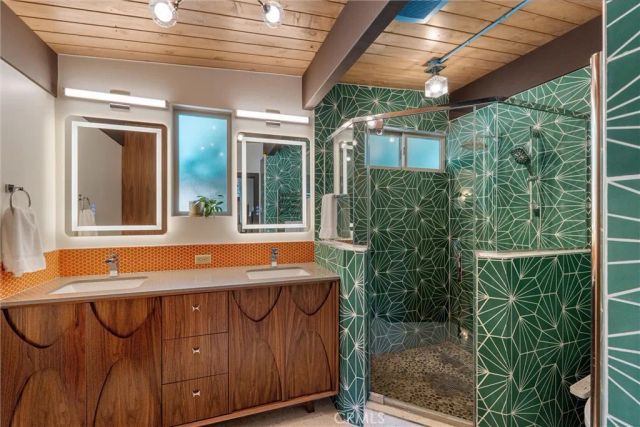 2215 W 34th Street, San Pedro, CA 90732