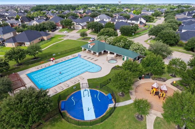 519 Yellow Bullhead Court, Rosenberg, TX 77469