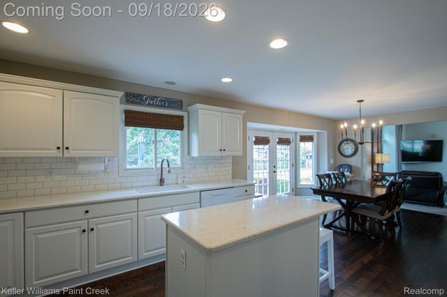 48583 Village Drive, Macomb Township, MI 48044