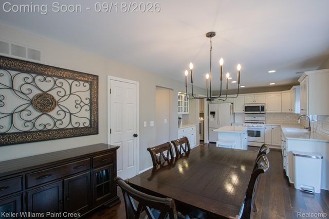 48583 Village Drive, Macomb Township, MI 48044