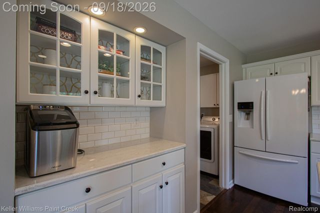 48583 Village Drive, Macomb Township, MI 48044