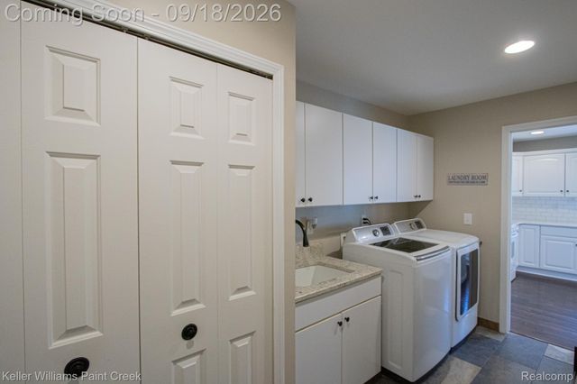 48583 Village Drive, Macomb Township, MI 48044