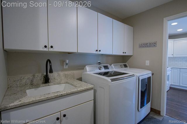 48583 Village Drive, Macomb Township, MI 48044