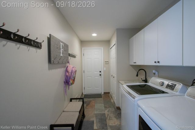 48583 Village Drive, Macomb Township, MI 48044