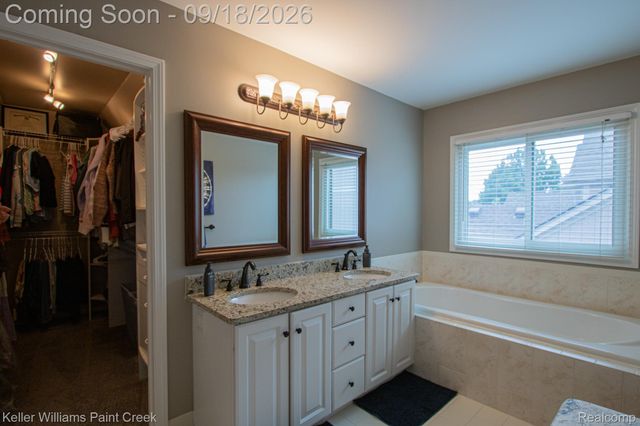 48583 Village Drive, Macomb Township, MI 48044