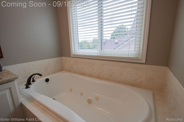 48583 Village Drive, Macomb Township, MI 48044