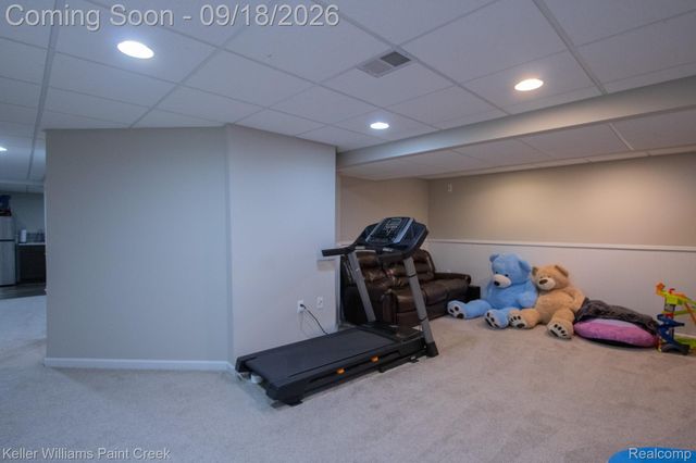 48583 Village Drive, Macomb Township, MI 48044