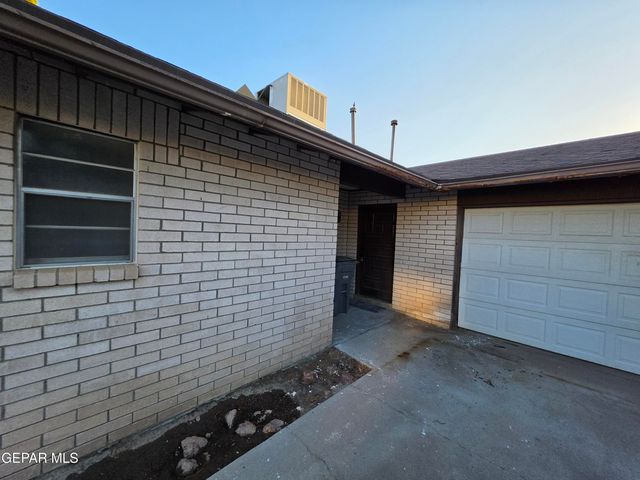 217 PALMARY Drive, El Paso, TX 79912