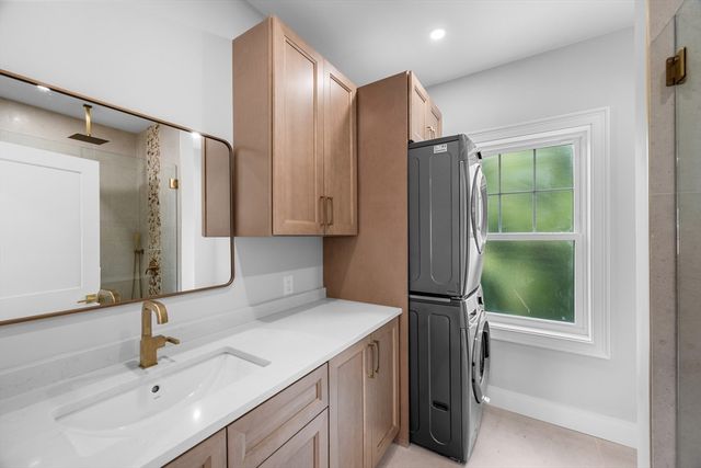 30 Pitman Rd 2, Swampscott, MA 01907