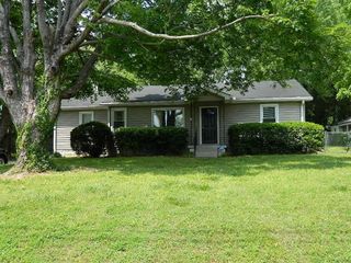 918 Velma Ln, Murfreesboro, TN 37129