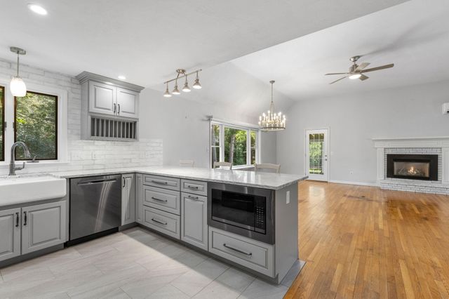 2 Fairway Circle, Sandwich, MA 02563