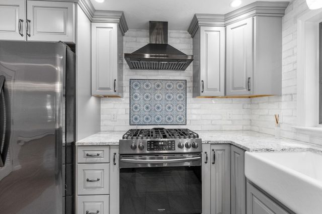 2 Fairway Circle, Sandwich, MA 02563