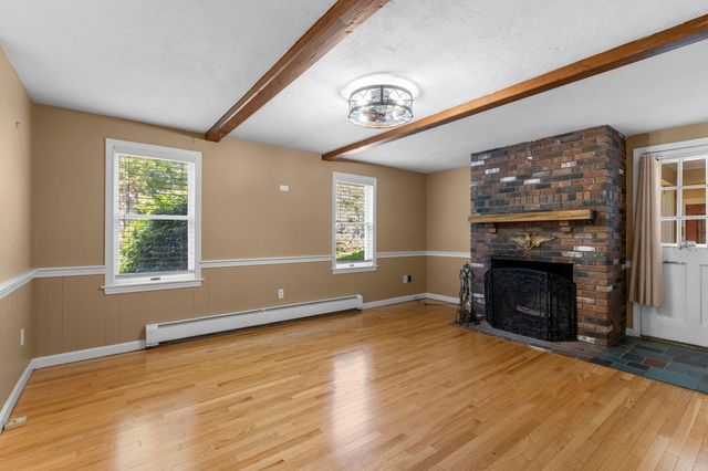 2 Fairway Circle, Sandwich, MA 02563