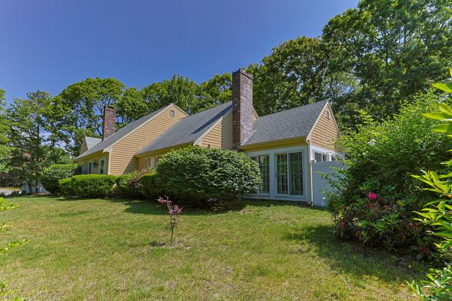 2 Fairway Circle, Sandwich, MA 02563