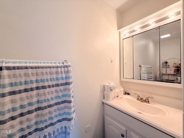 220 Elizabeth Street Apt A15, Chapel Hill, NC 27514