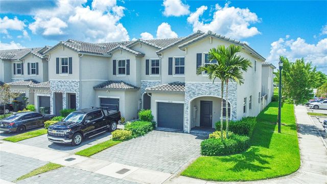 2630 SE 12th St, Homestead, FL 33035