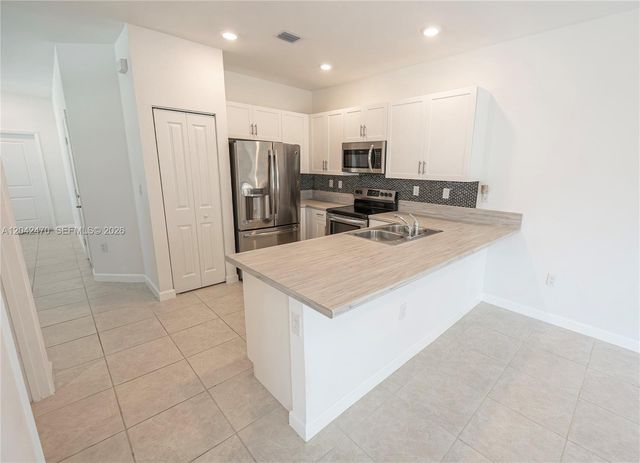 2630 SE 12th St, Homestead, FL 33035