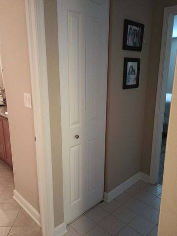 1880 Bonnie Lane 112, Hoffman Estates, IL 60169