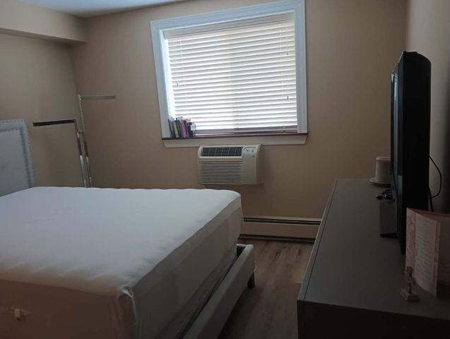 1880 Bonnie Lane 112, Hoffman Estates, IL 60169