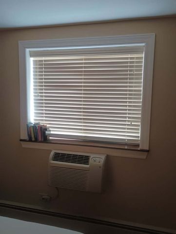 1880 Bonnie Lane 112, Hoffman Estates, IL 60169