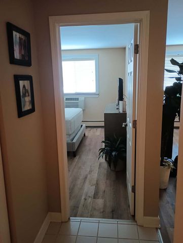 1880 Bonnie Lane 112, Hoffman Estates, IL 60169