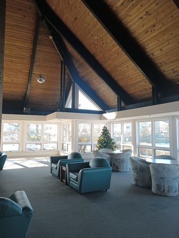 1880 Bonnie Lane 112, Hoffman Estates, IL 60169