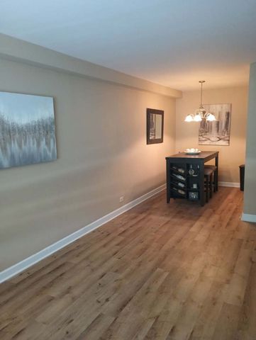 1880 Bonnie Lane 112, Hoffman Estates, IL 60169