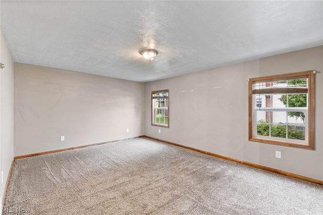 3213 Regent Avenue NE, Canton, OH 44705