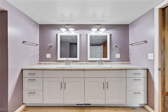 3213 Regent Avenue NE, Canton, OH 44705