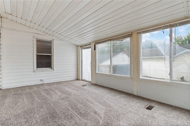 3213 Regent Avenue NE, Canton, OH 44705