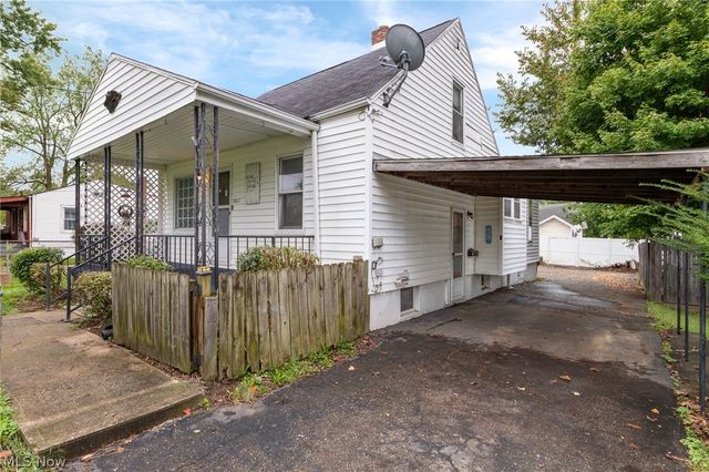 3213 Regent Avenue NE, Canton, OH 44705