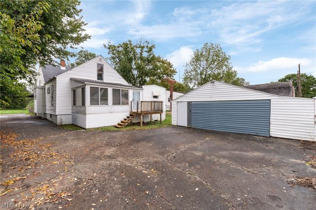 3213 Regent Avenue NE, Canton, OH 44705