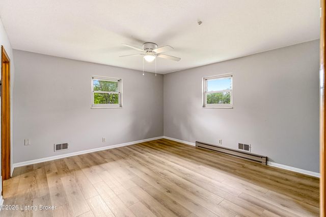 1712 Bass Cir, La Grange, KY 40031