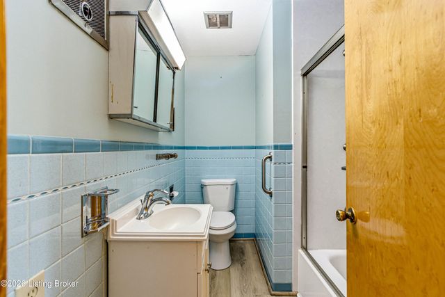 1712 Bass Cir, La Grange, KY 40031